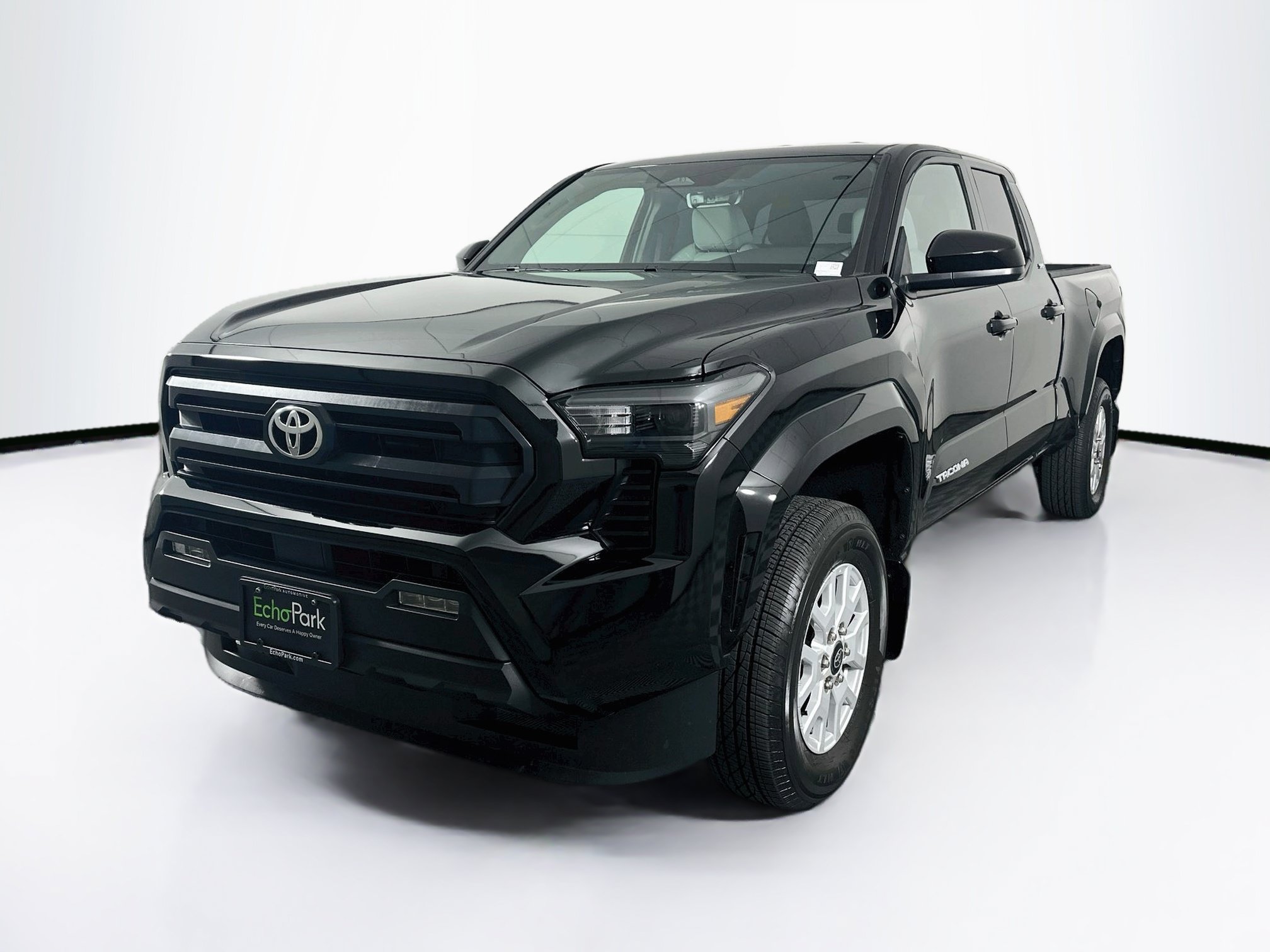 Used 2026 Toyota Tacoma SR5 AWD/4WD image 3