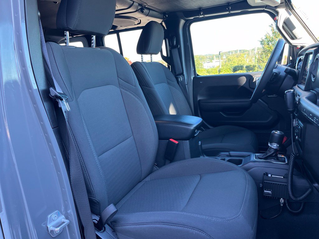 Used 2023 Jeep Wrangler Unlimited Sport AWD/4WD image 30