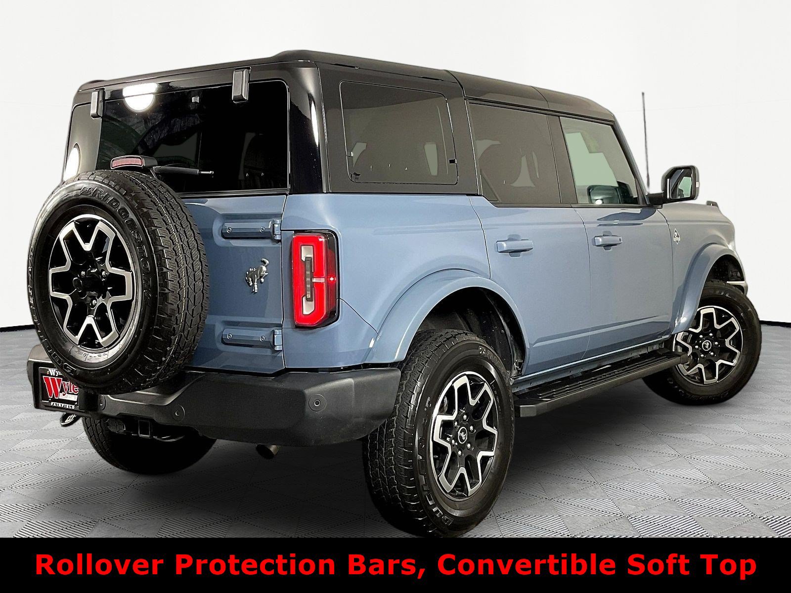 Used 2024 Ford Bronco Outer Banks AWD/4WD image 6