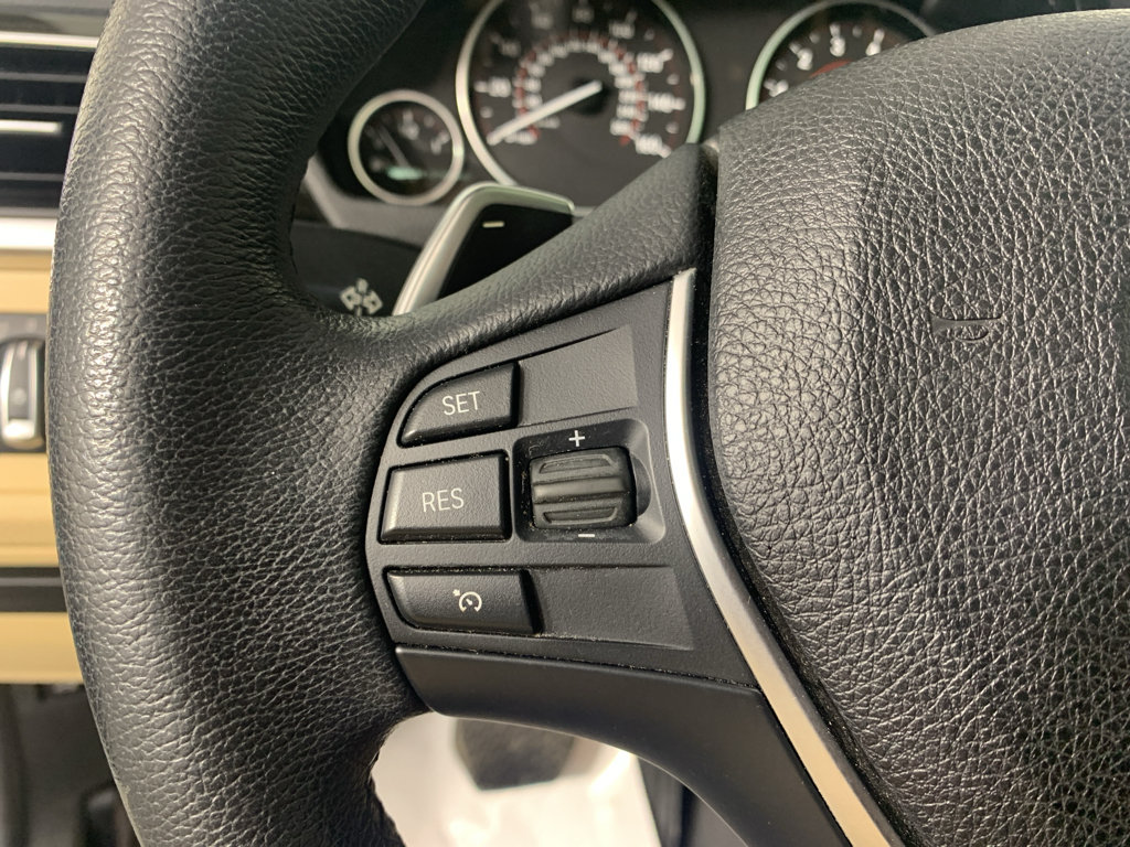 Used 2018 BMW 330i Sedan RWD image 18