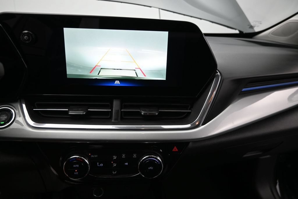 Used 2025 Chevrolet Trax LT FWD image 15