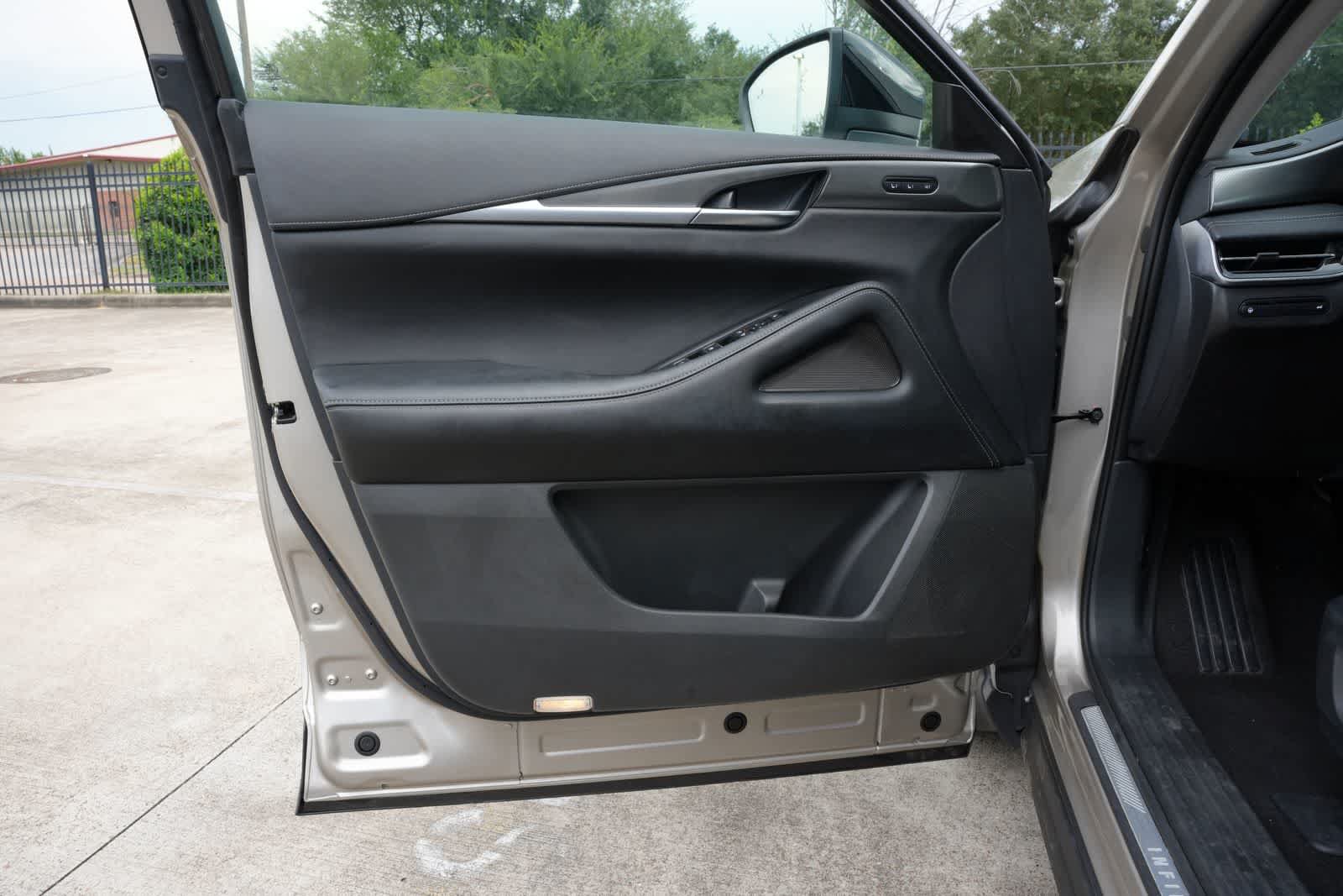 Certified 2023 INFINITI QX60 Luxe w/ Cargo Package AWD/4WD image 17