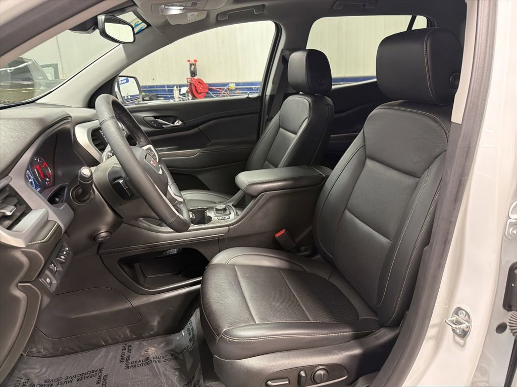 Used 2023 GMC Acadia SLT w/ Technology Package AWD/4WD image 14