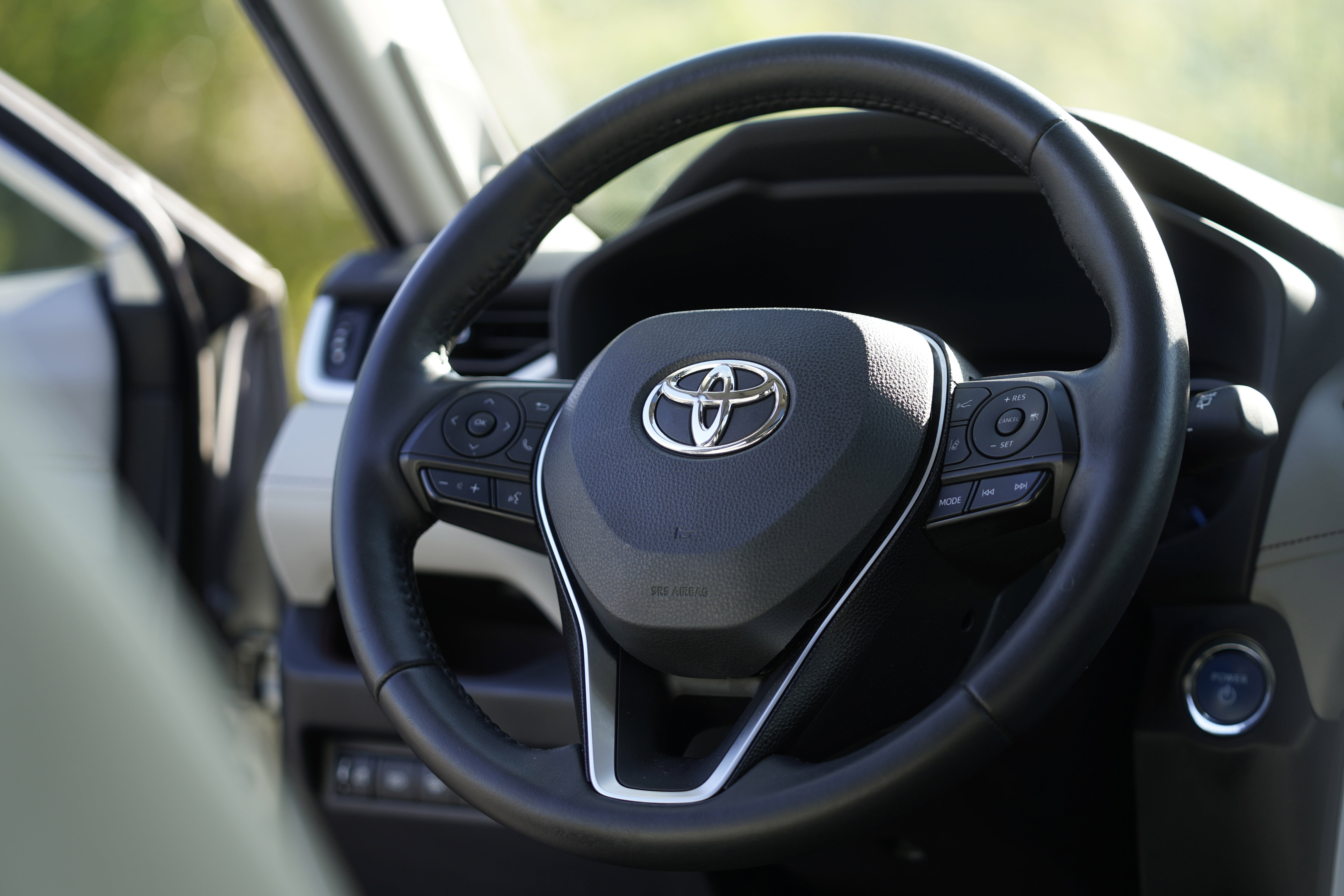 Used 2021 Toyota RAV4 Limited AWD/4WD image 19