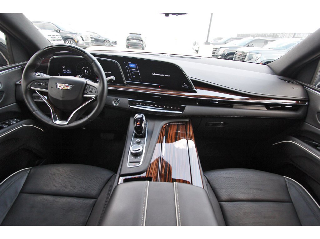 Certified 2024 Cadillac Escalade Premium Luxury AWD/4WD image 9