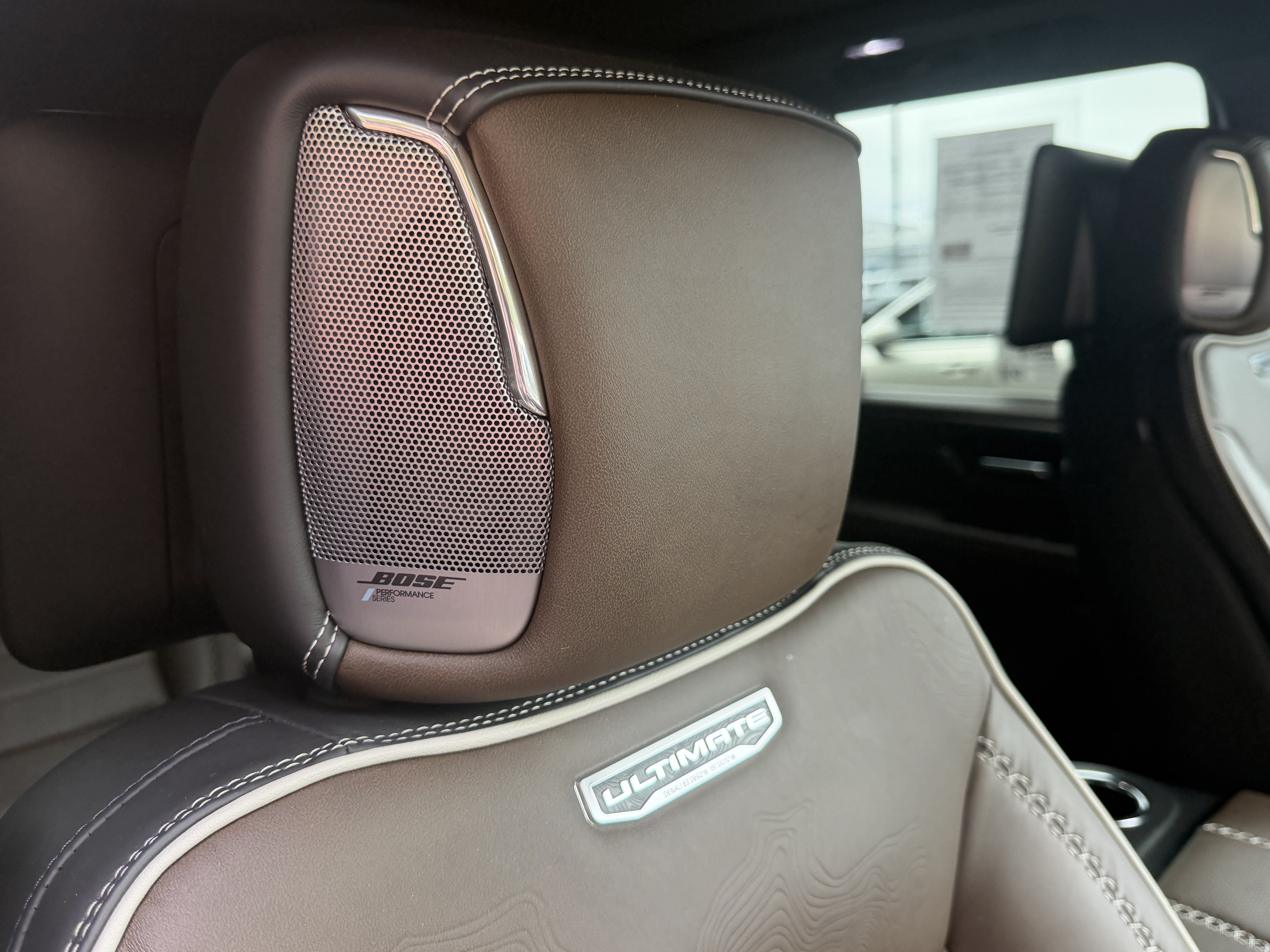 Used 2025 GMC Yukon Denali Ultimate AWD/4WD image 23