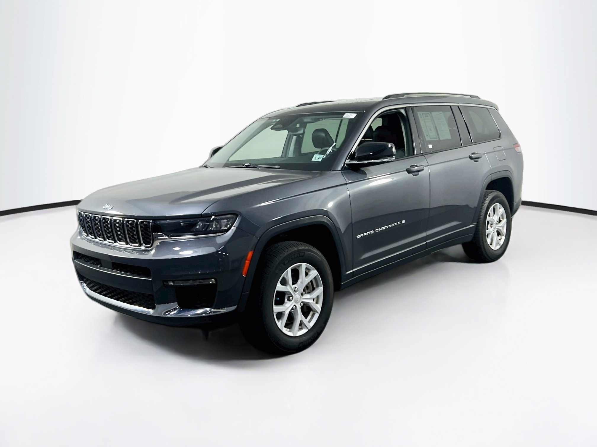 Used 2024 Jeep Grand Cherokee L Limited AWD/4WD image 1