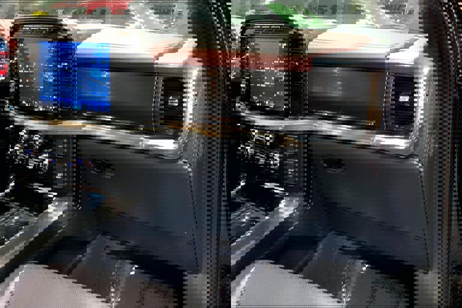 Used 2021 Ford F150 Lariat w/ Equipment Group 502A High image 19