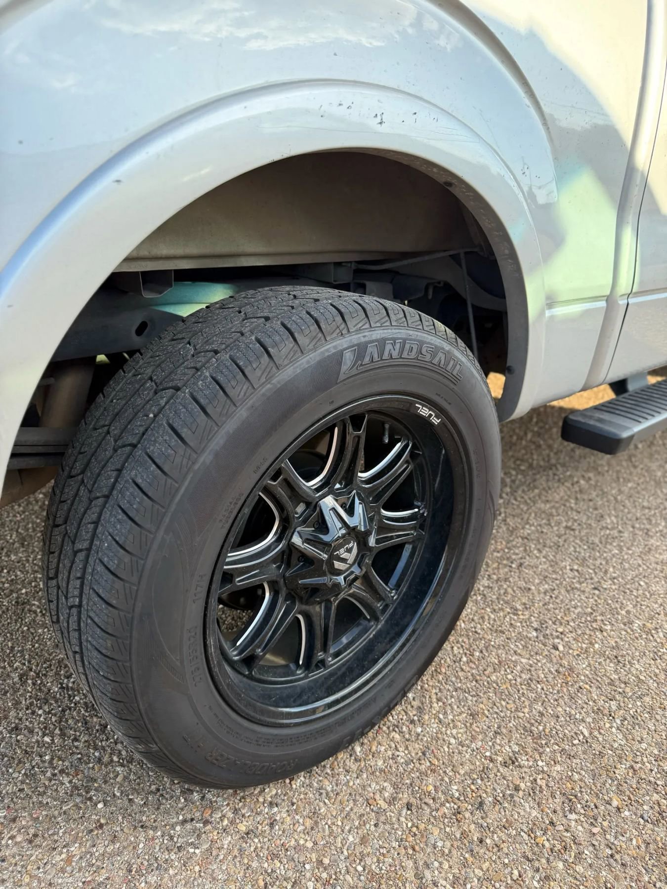 Used 2019 Chevrolet Suburban LT image 14