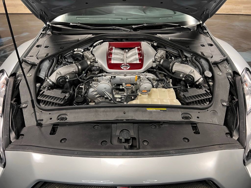 Used 2016 Nissan GT-R Black Edition image 13