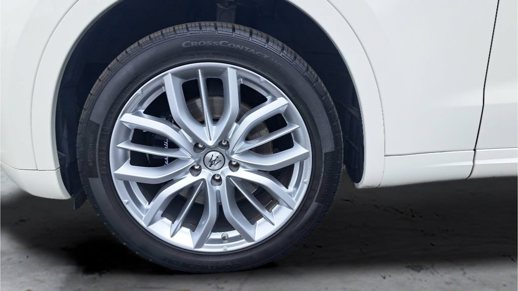 Used 2022 Maserati Levante GT AWD/4WD image 29