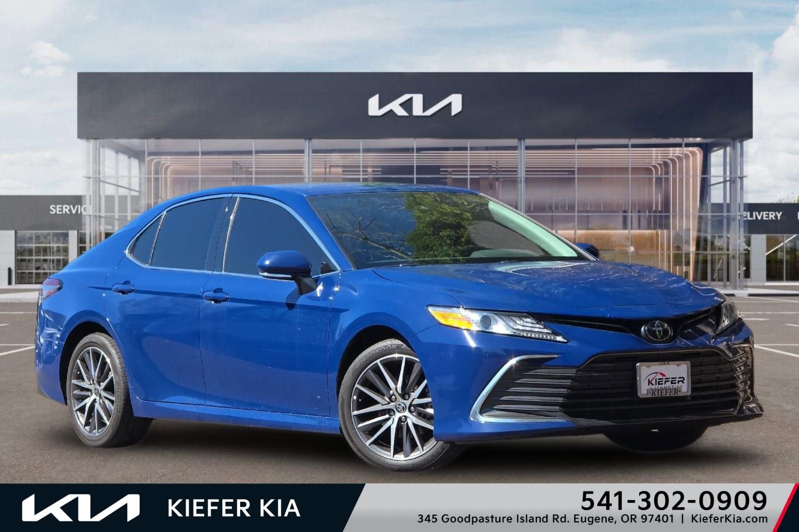 Used 2023 Toyota Camry XLE w/ Cold Weather Package AWD/4WD image 1