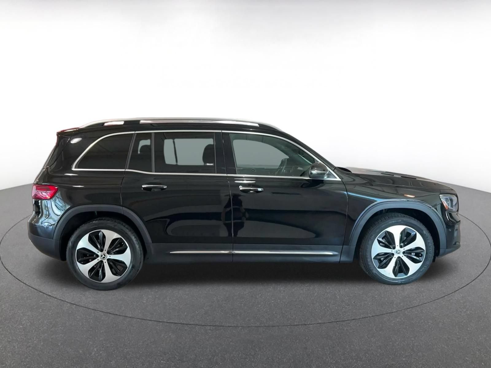 Used 2025 Mercedes-Benz GLB 250 image 15