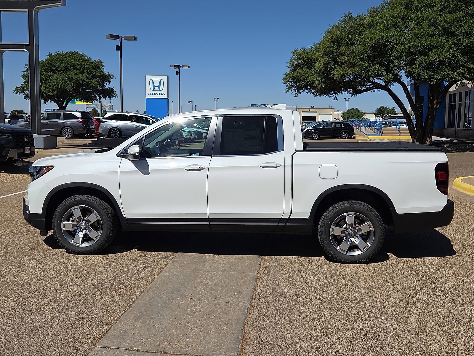 New 2026 Honda Ridgeline RTL image 2