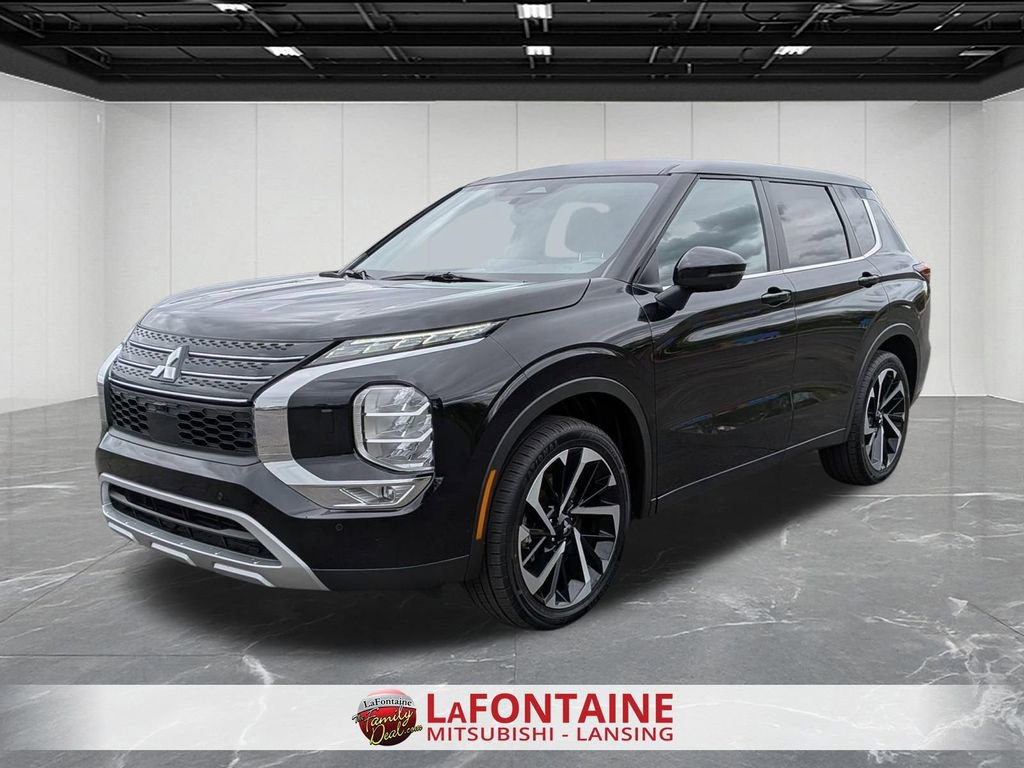 Used 2024 Mitsubishi Outlander SE AWD/4WD image 1