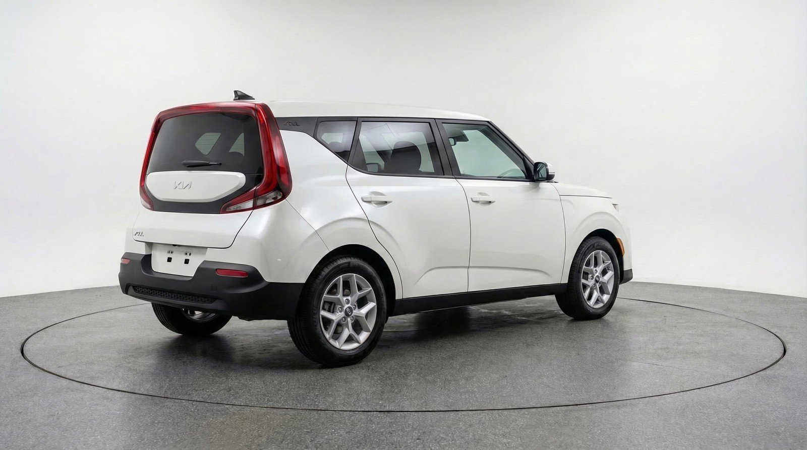 Used 2025 Kia Soul LX w/ LX Technology Package FWD image 9