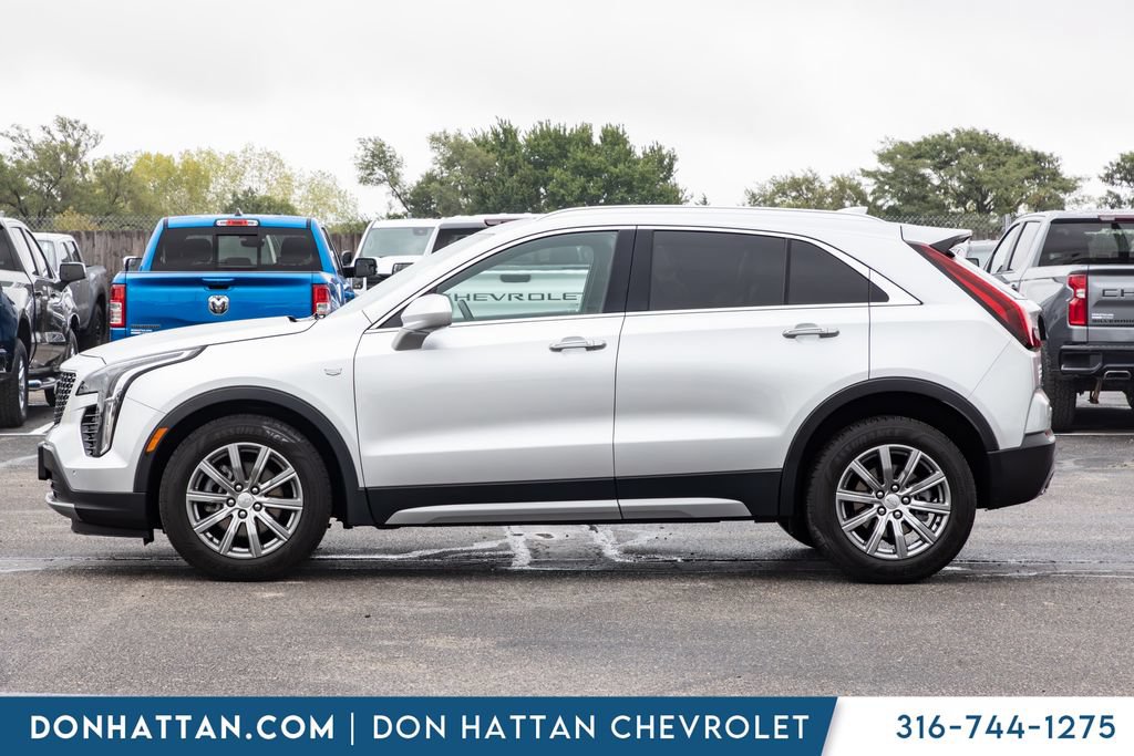 Used 2020 Cadillac XT4 Premium Luxury w/ Cold Weather Package AWD/4WD image 2