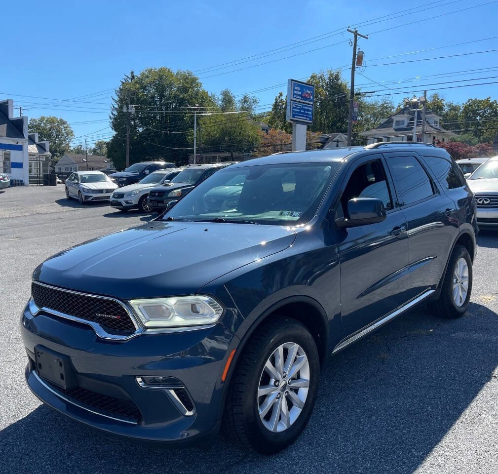 Used 2021 Dodge Durango SXT image 2