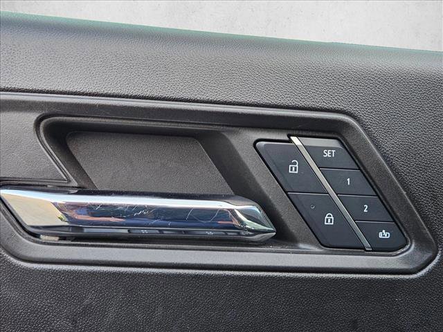 Used 2024 Chevrolet Colorado ZR2 w/ ZR2 Convenience Package III AWD/4WD image 25