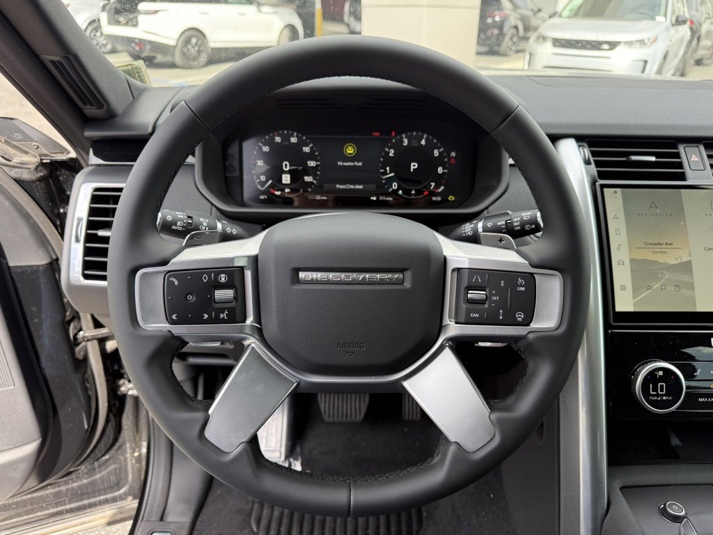 New 2025 Land Rover Discovery S image 17
