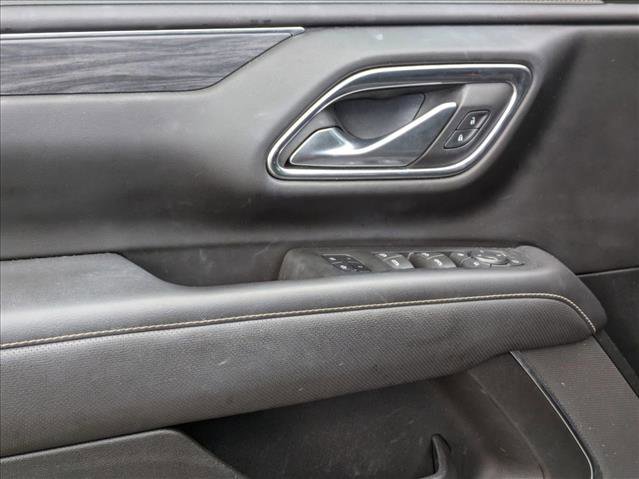 Used 2022 GMC Yukon SLT w/ SLT Premium Package image 2