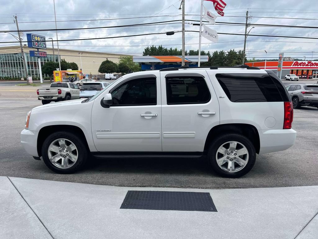 Certified 2013 GMC Yukon SLT w/ SLT-2 Equipment Package AWD/4WD image 6