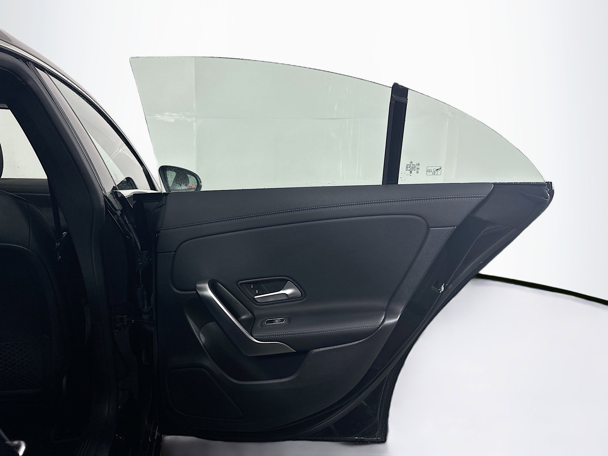 Used 2025 Mercedes-Benz CLA 250 4MATIC image 30