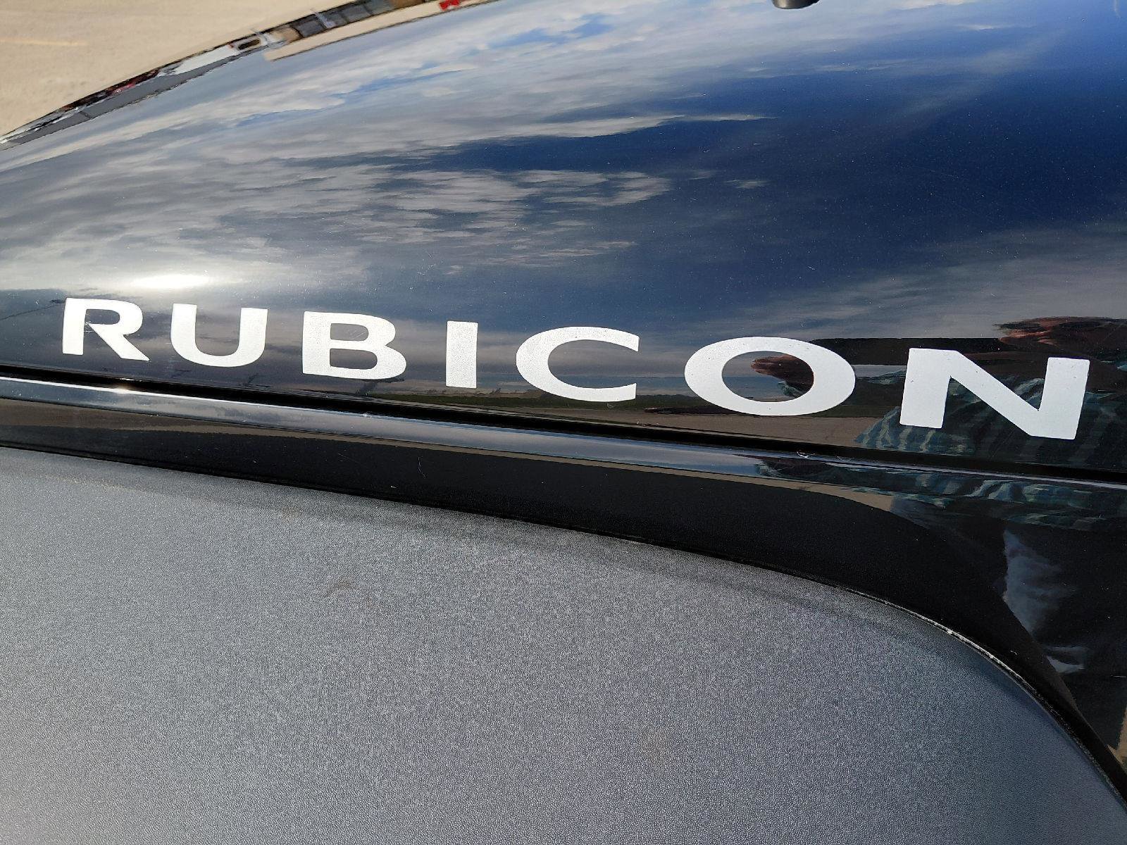 Used 2015 Jeep Wrangler Unlimited Rubicon w/ Connectivity Group image 23