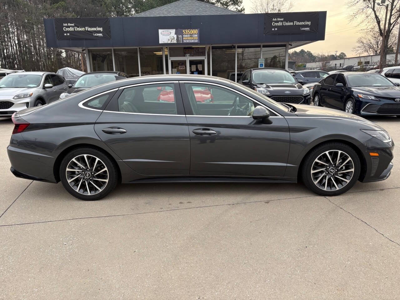 Used 2021 Hyundai Sonata Limited image 2