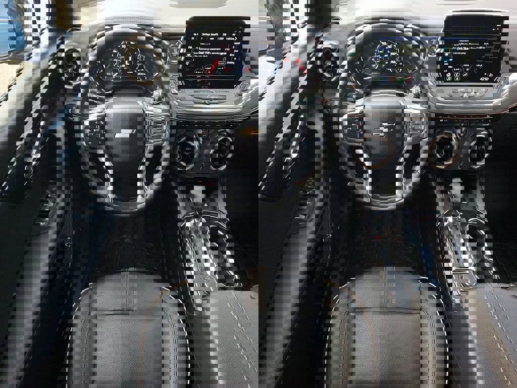 Used 2023 Chevrolet Blazer Premier image 12