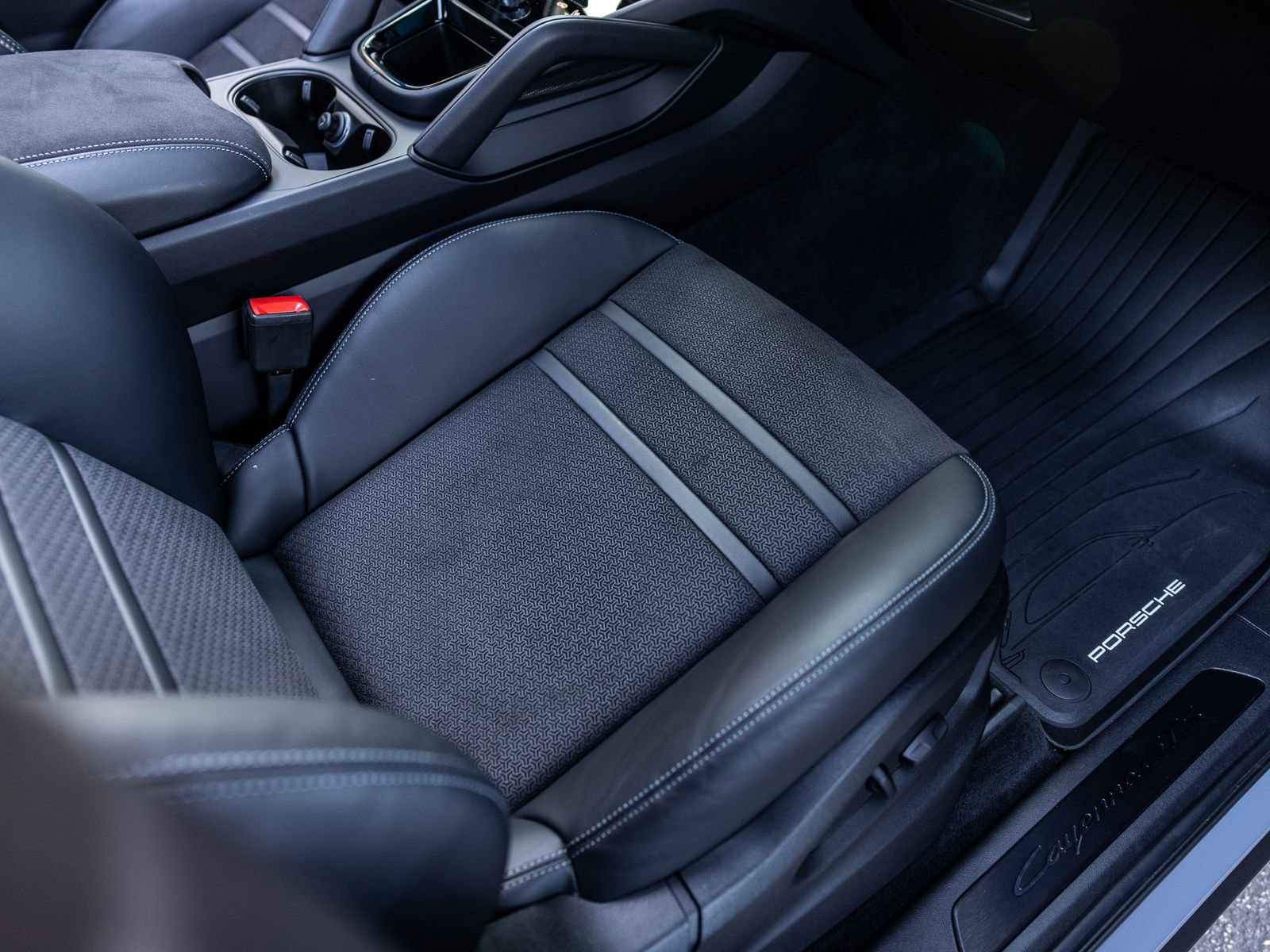 Certified 2025 Porsche Cayenne GTS image 61