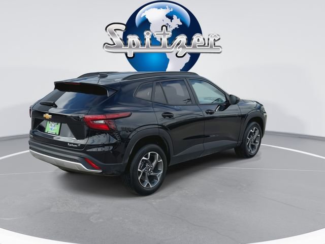 Used 2025 Chevrolet Trax LT w/ Driver Confidence Package image 9