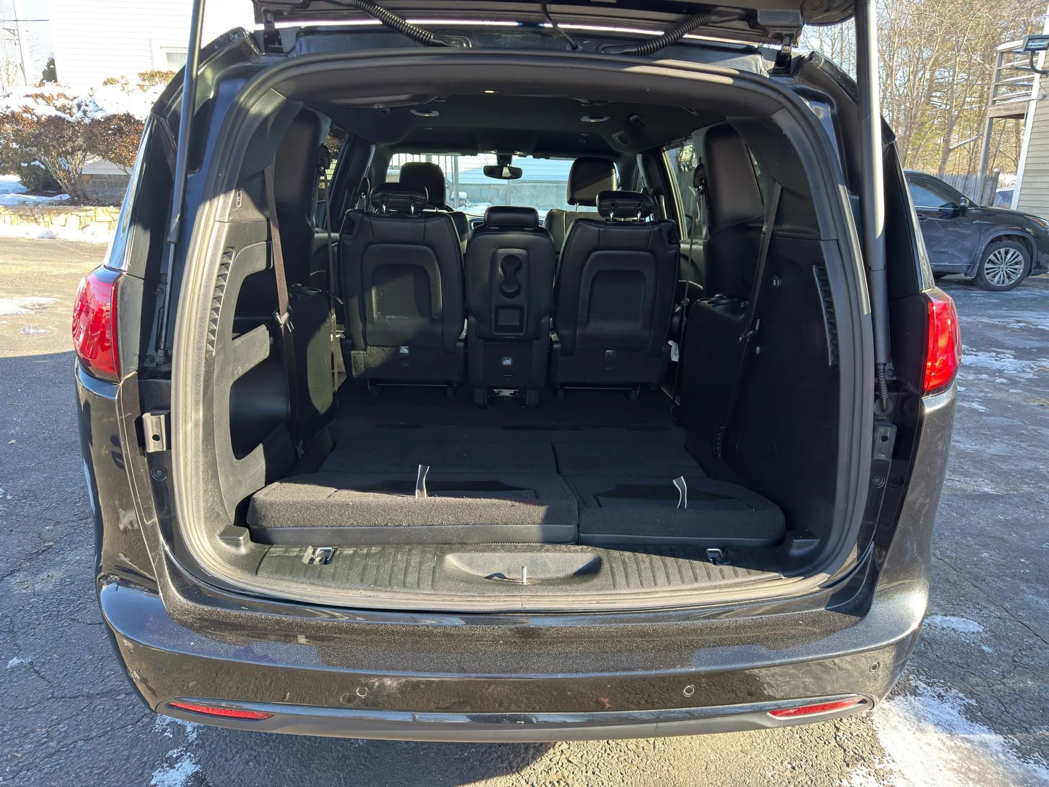 Used 2019 Chrysler Pacifica Touring-L w/ S Appearance Package image 14