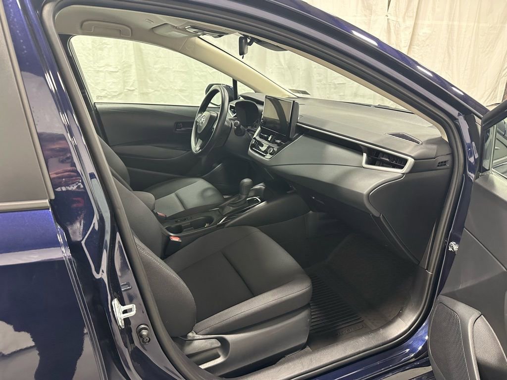 Used 2025 Toyota Corolla LE w/ LE Premium Package image 54