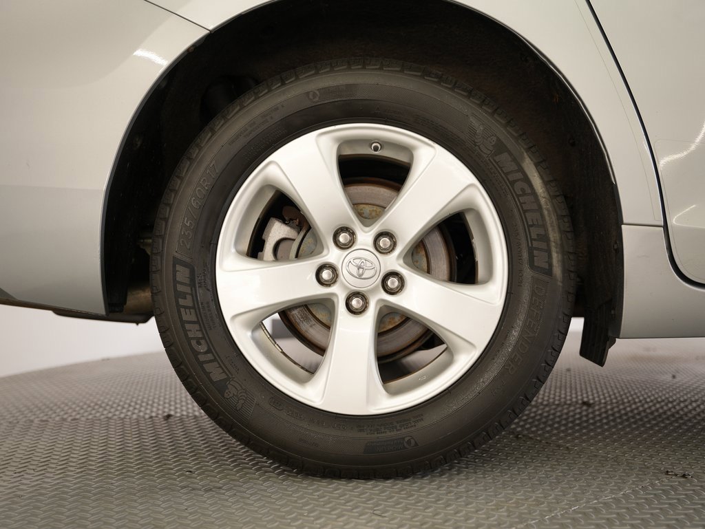 Used 2015 Toyota Sienna L image 57