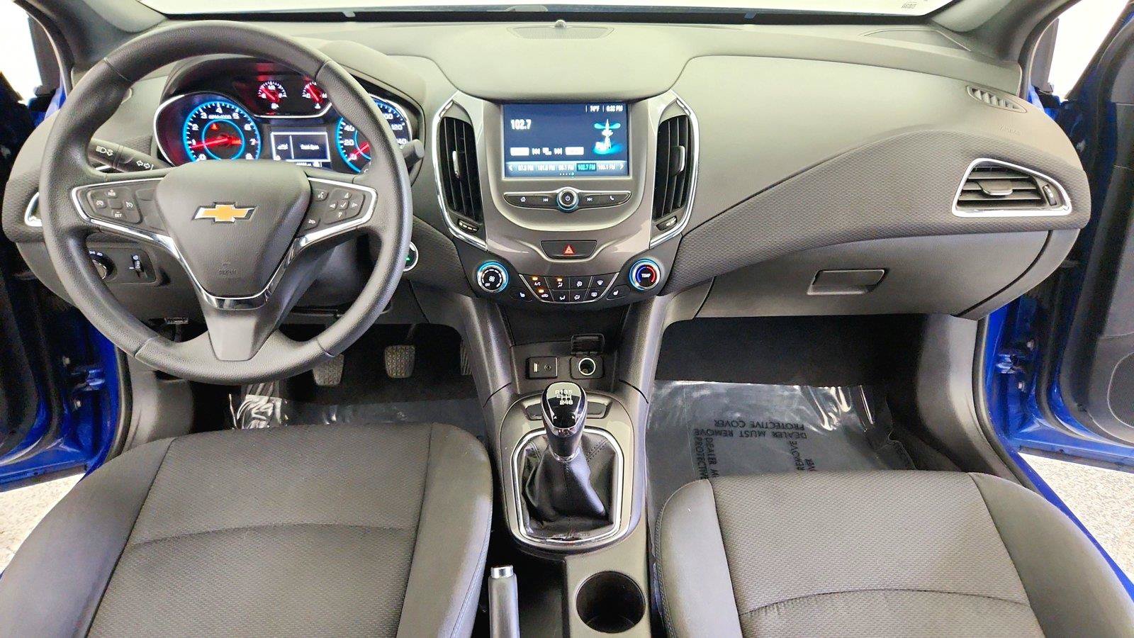 Used 2018 Chevrolet Cruze LT w/ Convenience Package FWD image 26