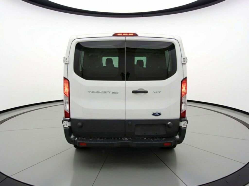 Used 2017 Ford Transit 350 XLT image 5