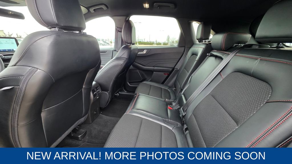 Used 2025 Ford Escape ST-Line image 13