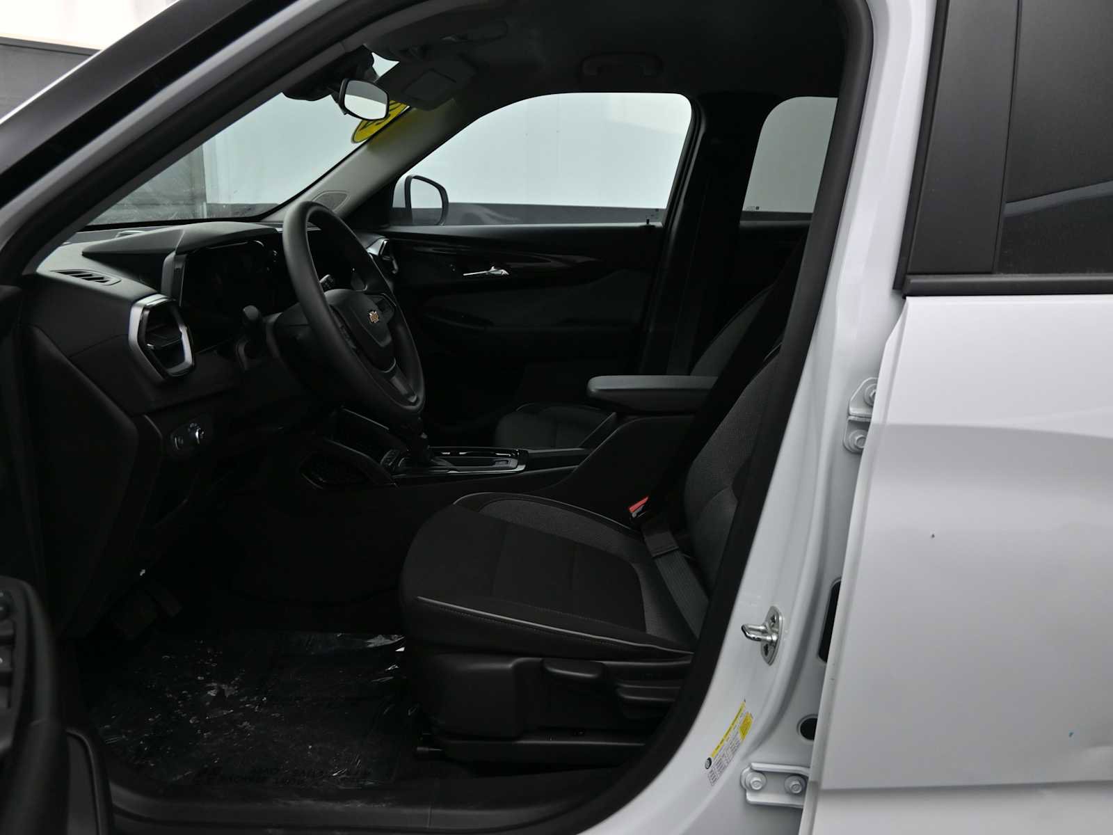 Used 2025 Chevrolet TrailBlazer LT image 11