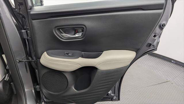 Used 2025 Honda HR-V LX image 21