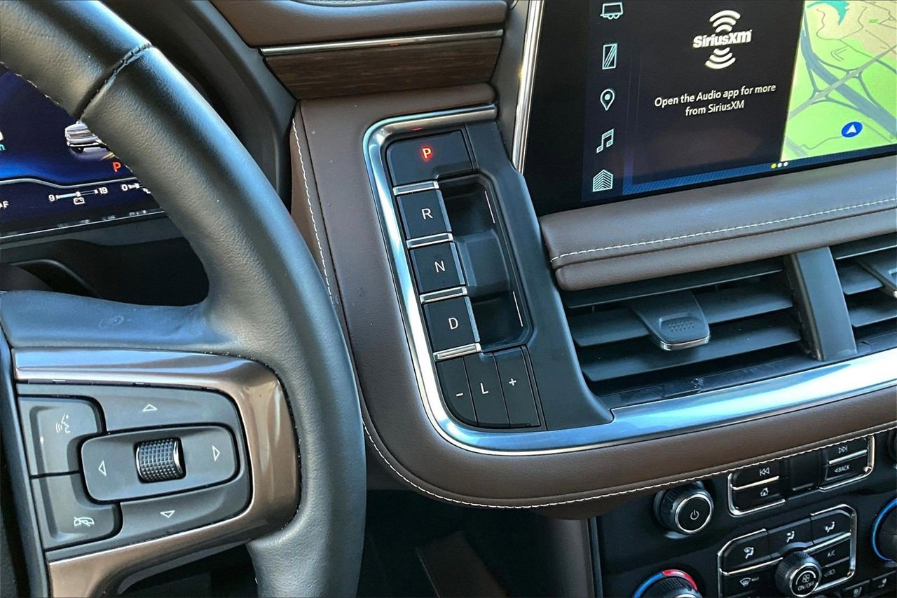 Used 2024 Chevrolet Suburban High Country image 31