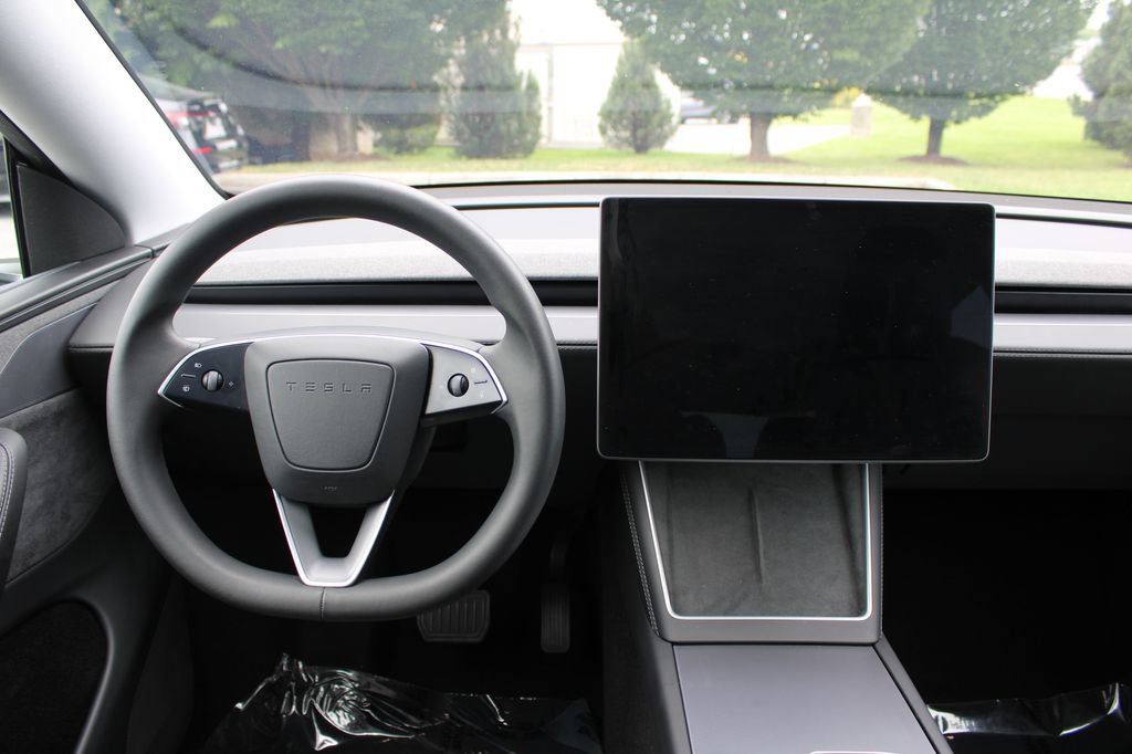 Used 2026 Tesla Model Y Long Range AWD/4WD image 16