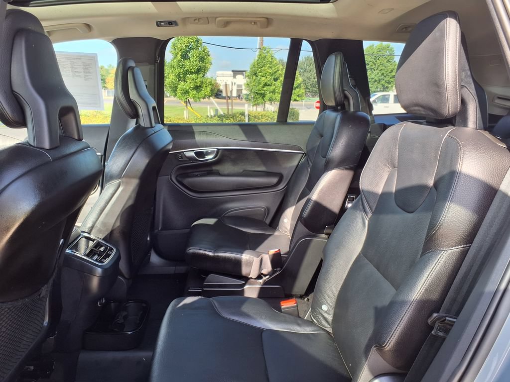 Used 2020 Volvo XC90 T6 Momentum AWD/4WD image 18