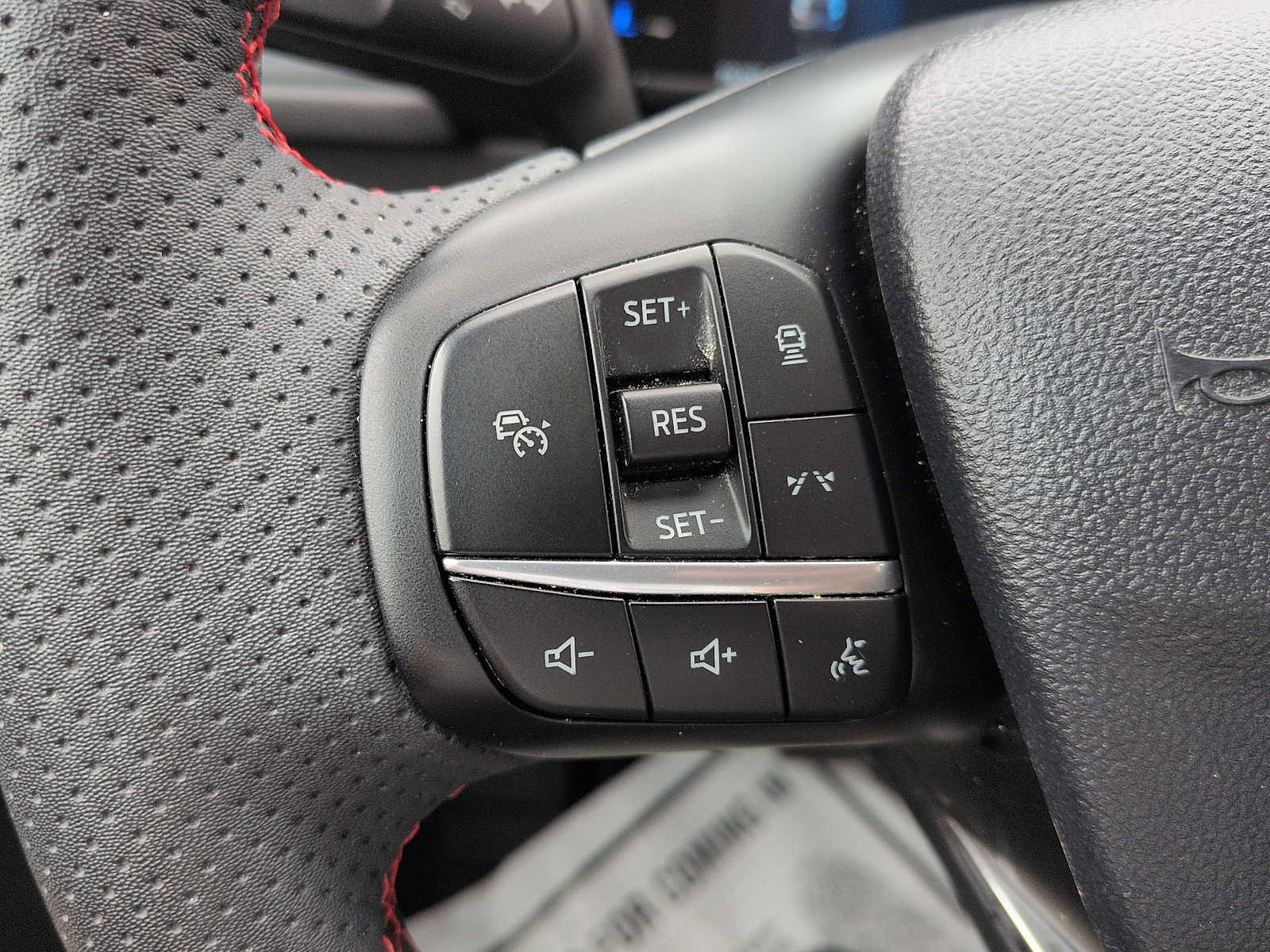 Used 2023 Ford Escape ST-Line w/ Tech Pack #1 FWD image 17