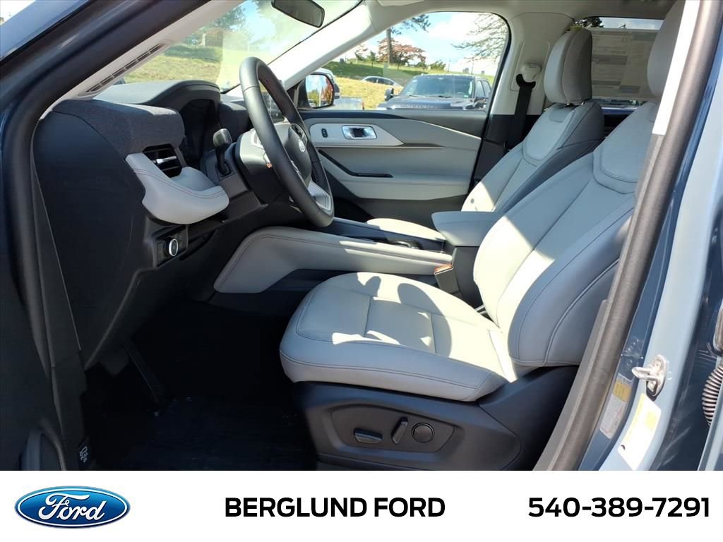 Used 2025 Ford Explorer Active w/ Active Comfort Package image 11