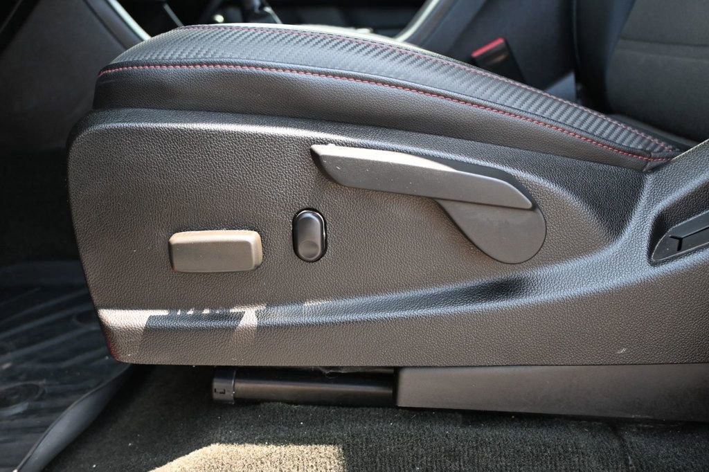 Used 2016 GMC Canyon SLE w/ All Terrain Adventure Package image 15