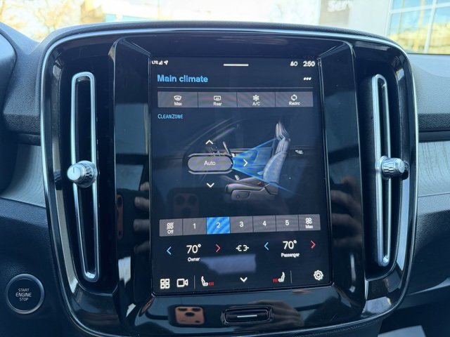 Used 2023 Volvo XC40 B5 Plus image 50