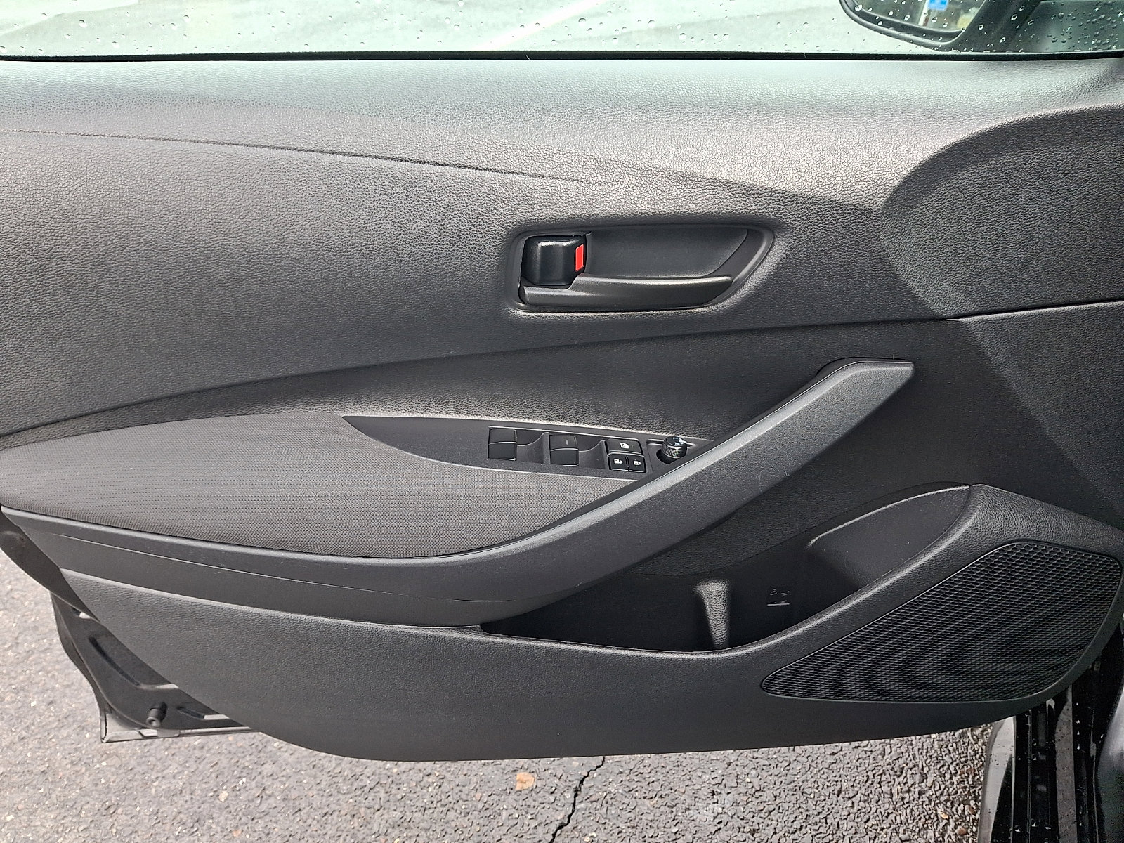 Used 2024 Toyota Corolla LE image 12