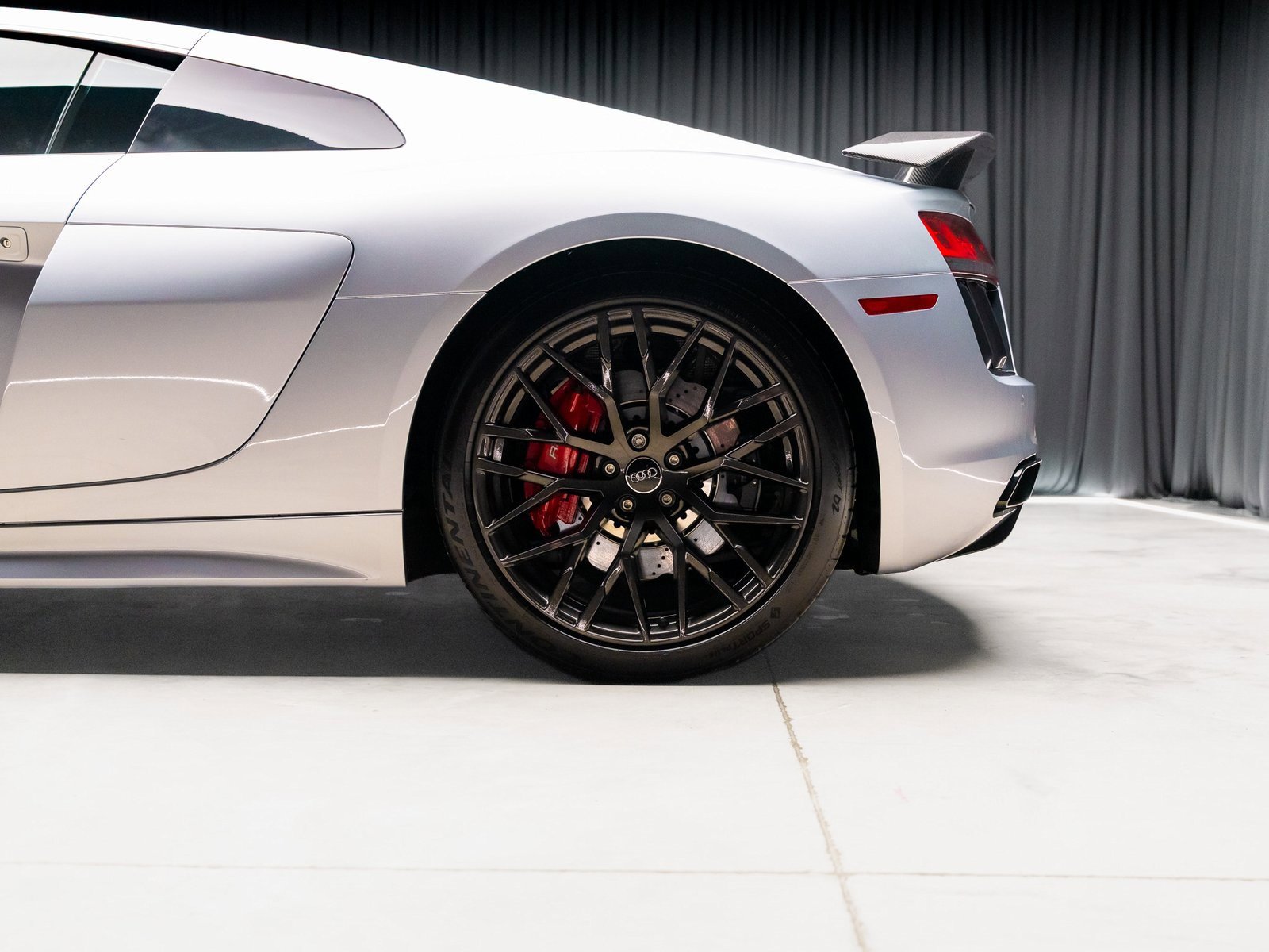 Used 2018 Audi R8 V10 w/ Premium Package image 45