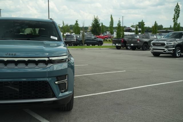 New 2026 Jeep Grand Wagoneer L Summit AWD/4WD image 47